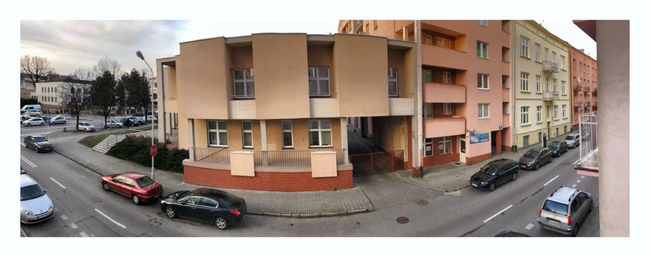 Apartament Przy Ratuszu เชชูฟ ภายนอก รูปภาพ