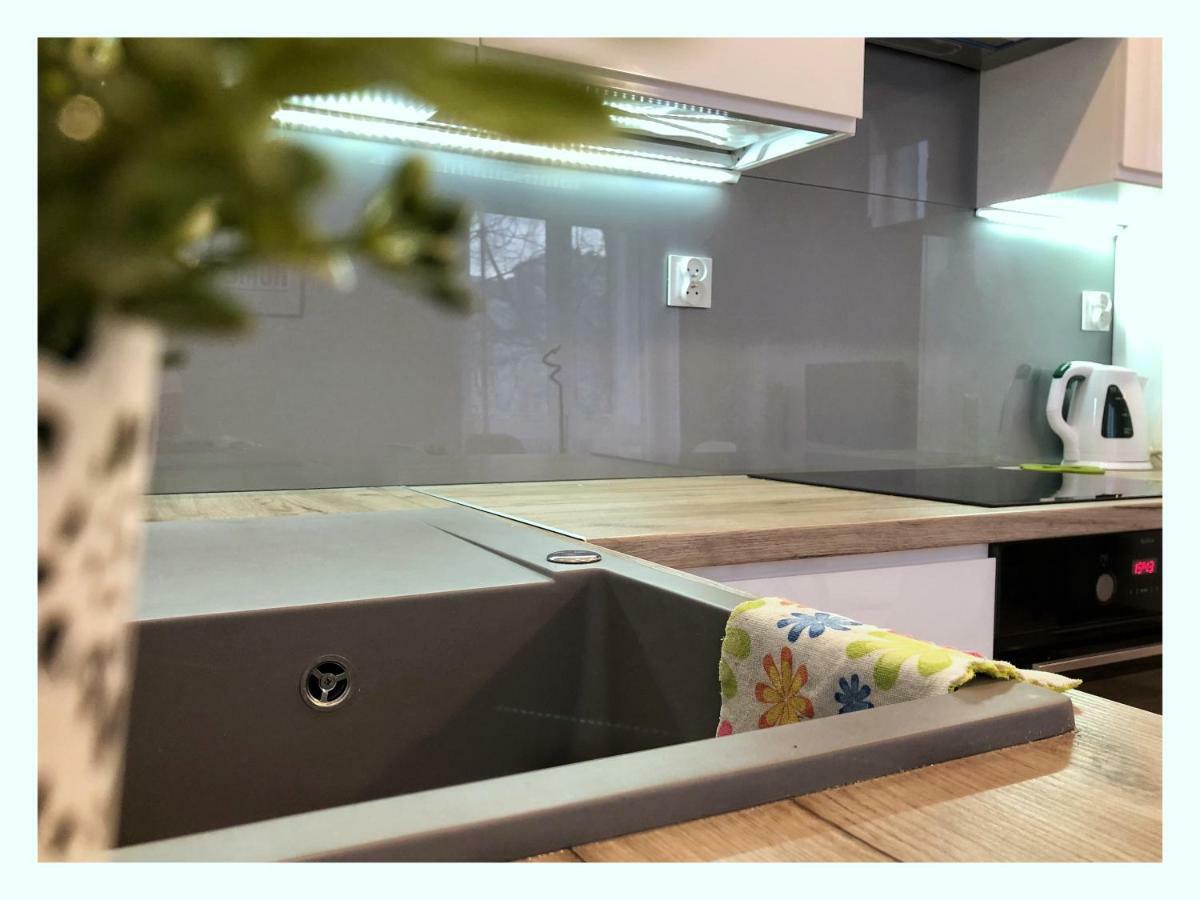 Apartament Przy Ratuszu เชชูฟ ภายนอก รูปภาพ